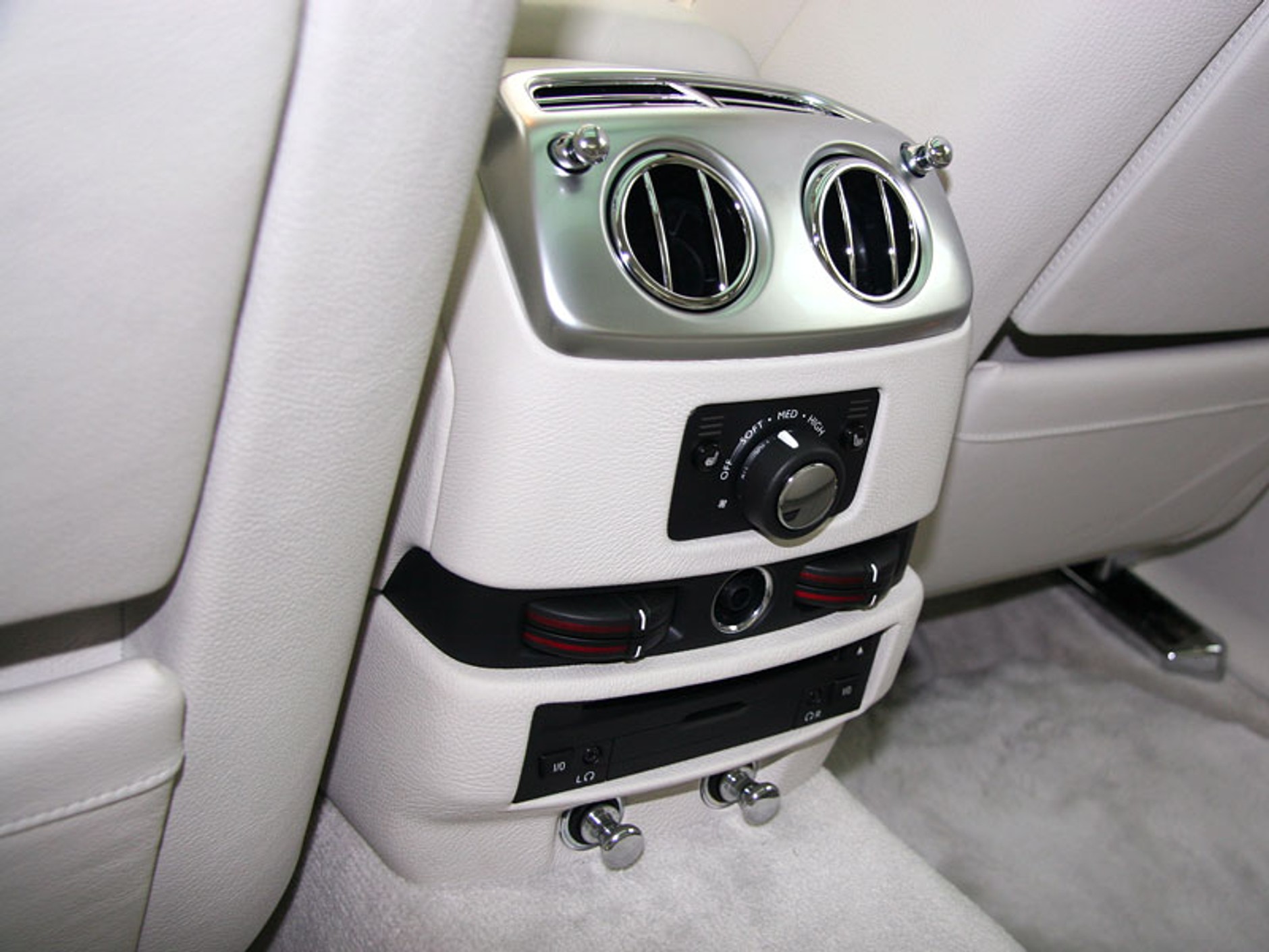 IAA Frankfurt 2009: Rolls-Royce Ghost – pierwsze wrażenia (fotogaleria)