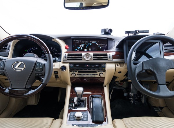 Oto Lexus dla dwóch kierowców