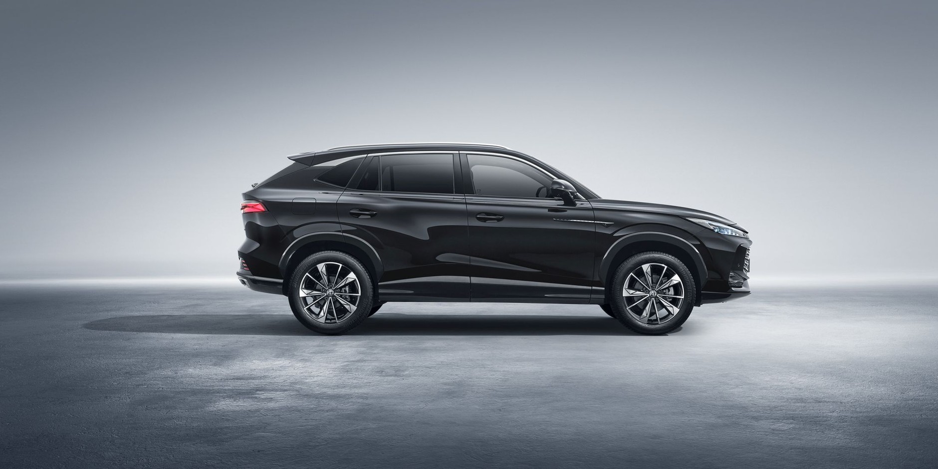 Nowa generacja chińskiego SUV-a MG HS