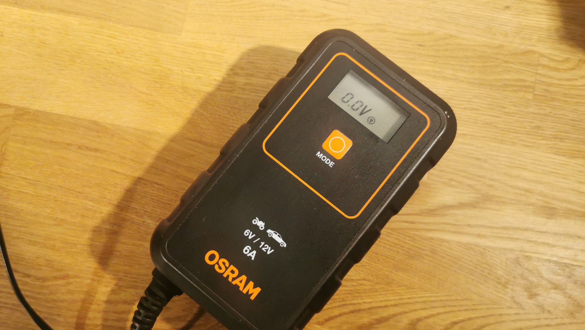 Prostownik z serii Osram TYREinflate