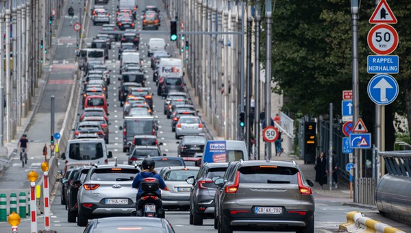 W Brukseli diesle miały być tylko z normą euro 6. Ale coś poszło nie tak