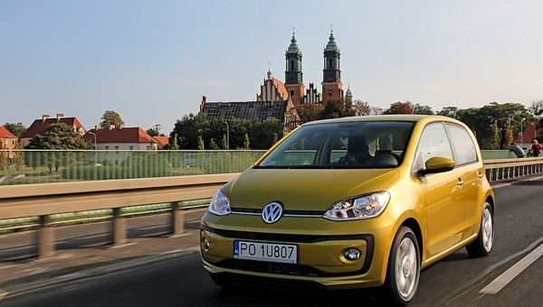 Auto, które mało pali za 20 tys. Top 10 oszczędnych samochodów