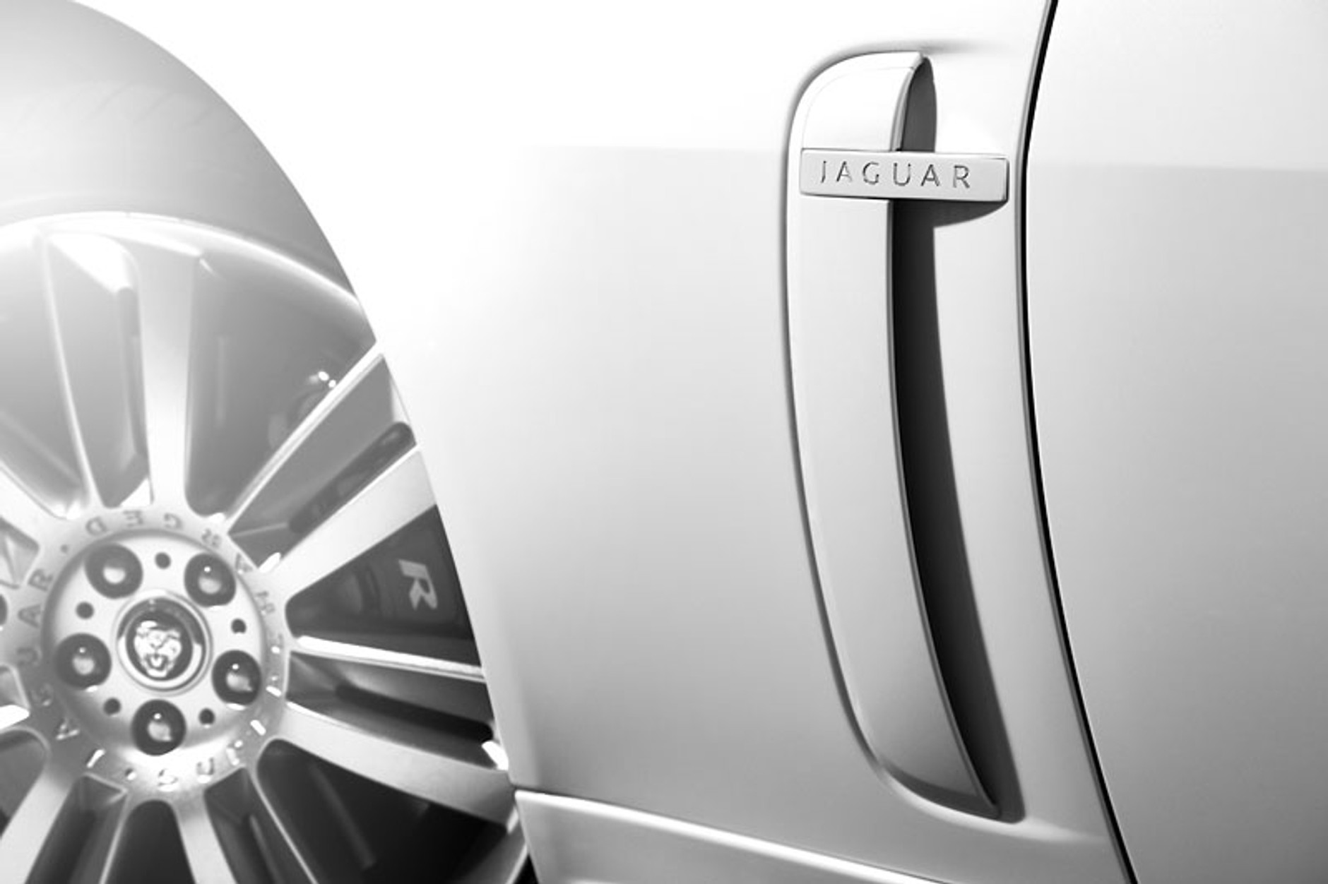 Detroit 2009: Jaguar XK i XKR 2010 – nowe silniki 5,0 V8 i niewielki facelifting