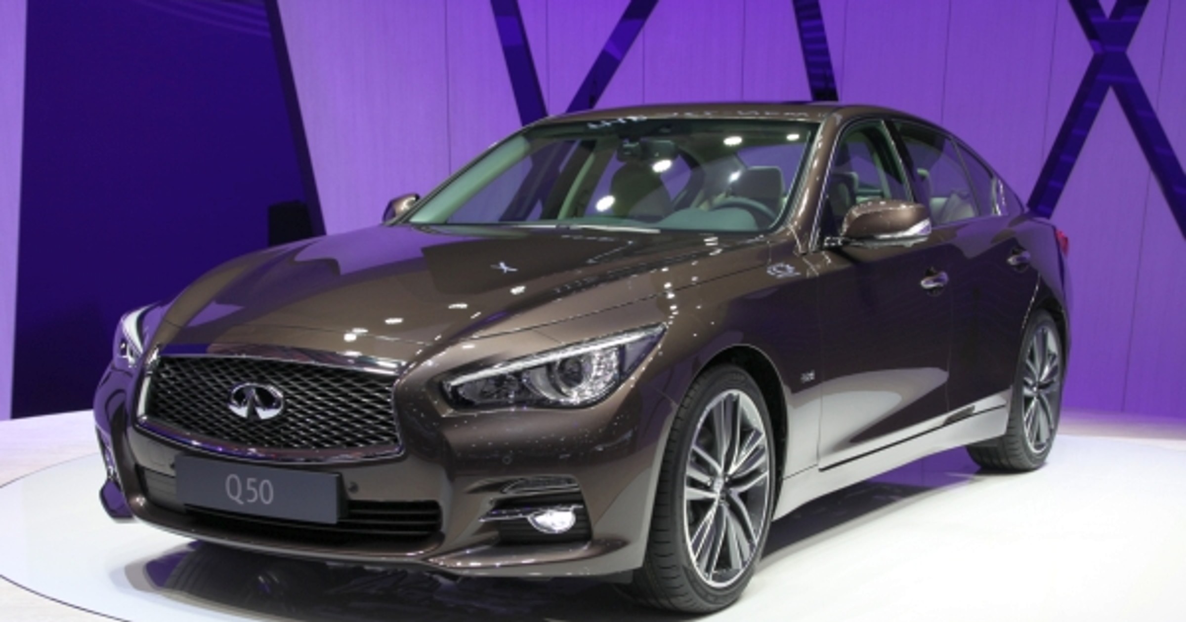 Infiniti Q50 (Genewa 2013)