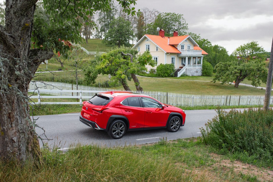 Lexus UX 250h