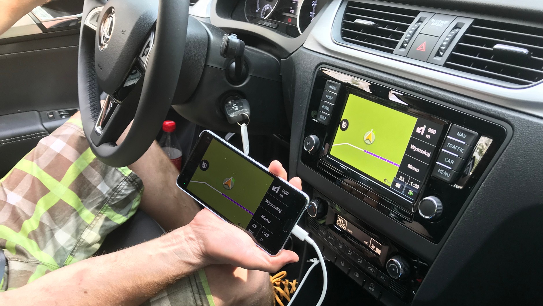 Skoda Rapid 1.0 TSI 95 KM - MirrorLink działa bardzo dobrze. W teście wykorzystaliśmy HTC U Ultra