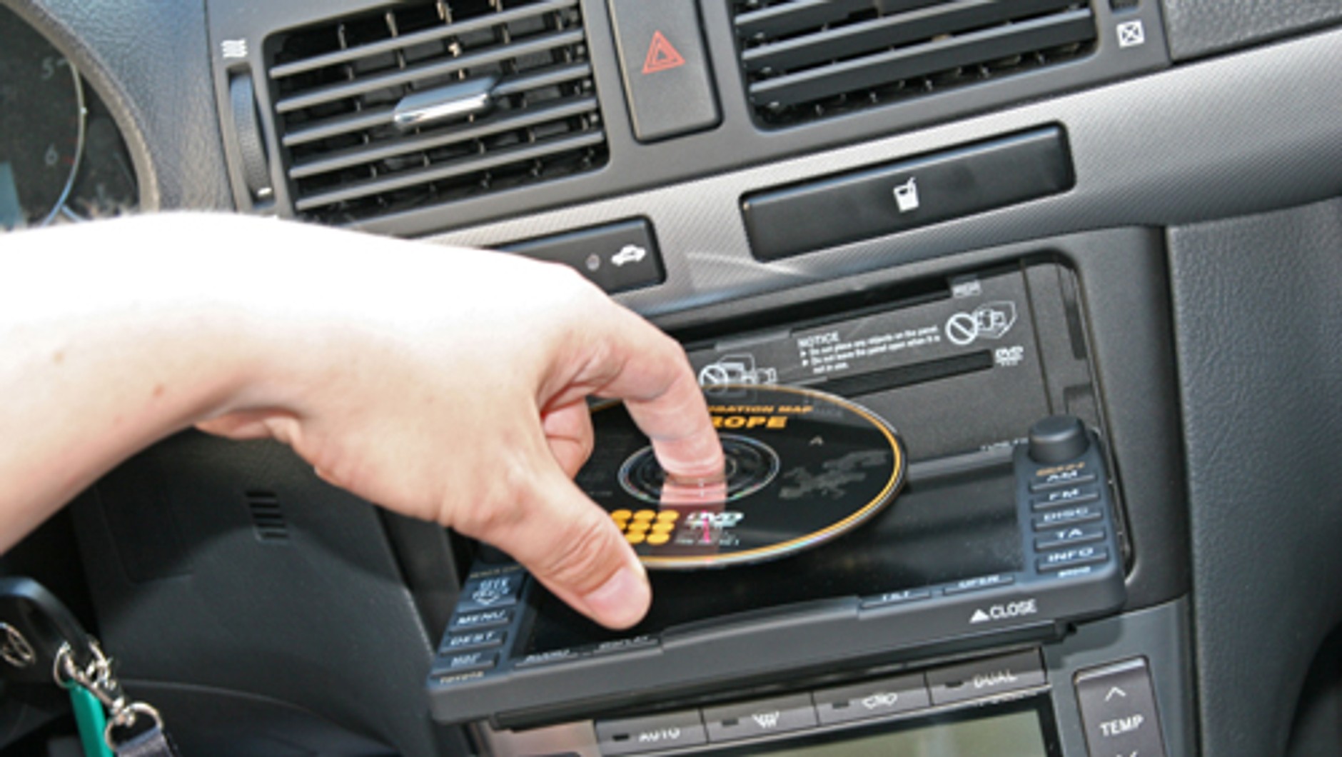 Test fabrycznie montowanych radioodtwarzaczy