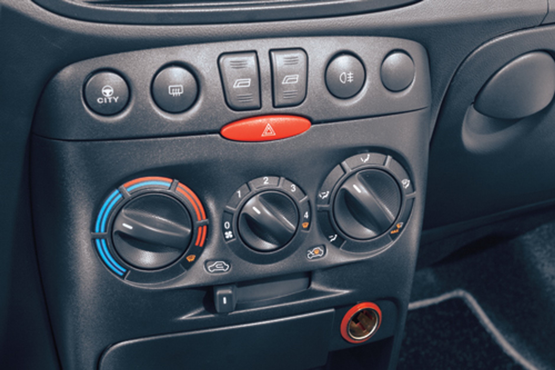 Renault Clio II, Skoda Fabia, Fiat Punto II - Samochody spod lady