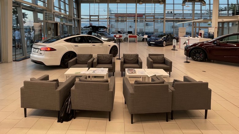 Salon Tesli w Warszawie