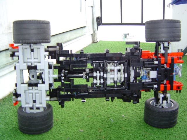 Zbuduj sobie samochód z Lego...