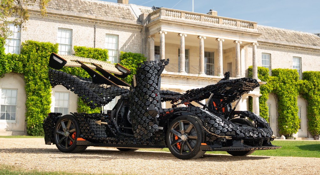 Pełnowymiarowy Koenigsegg Sadair’s Spear z klocków LEGO