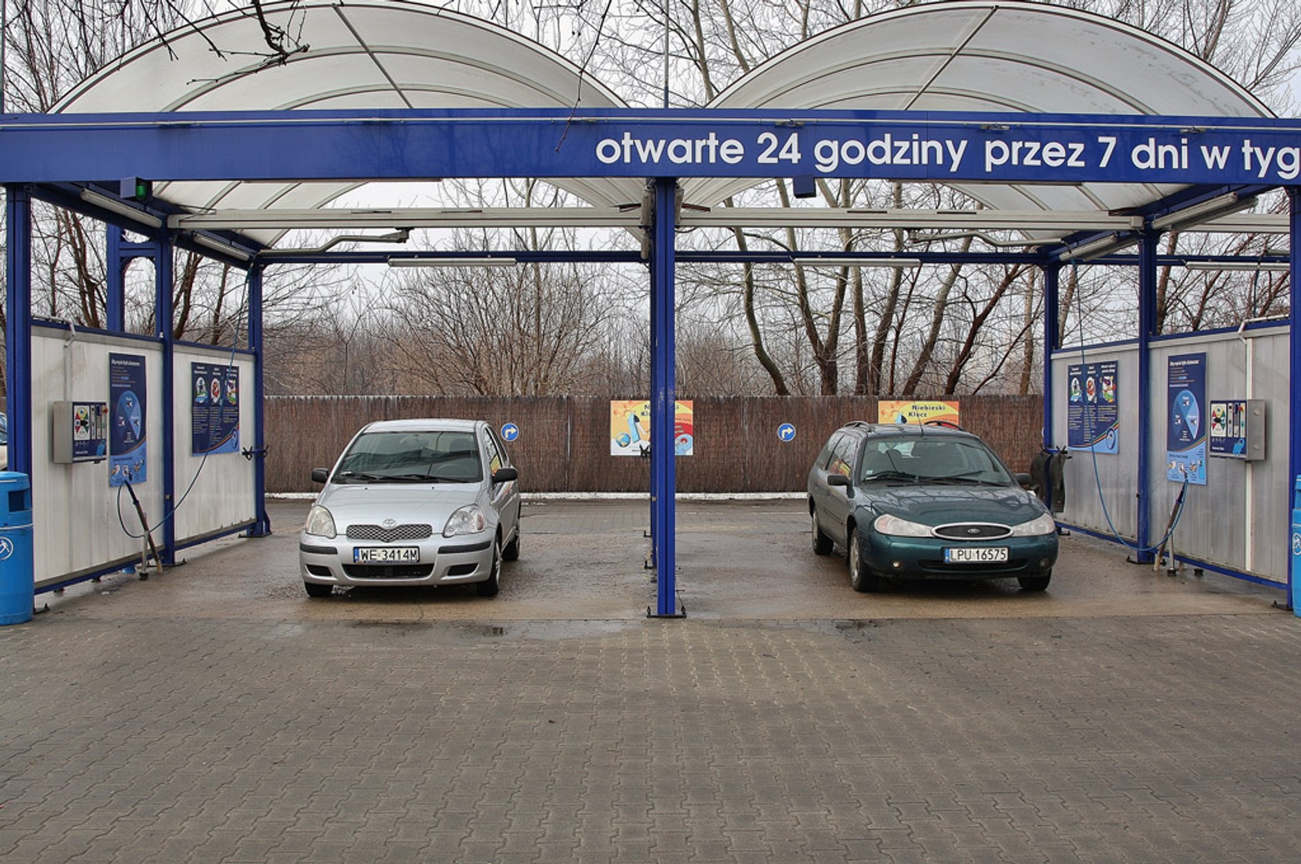 Porządnie umyj auto  po zimie