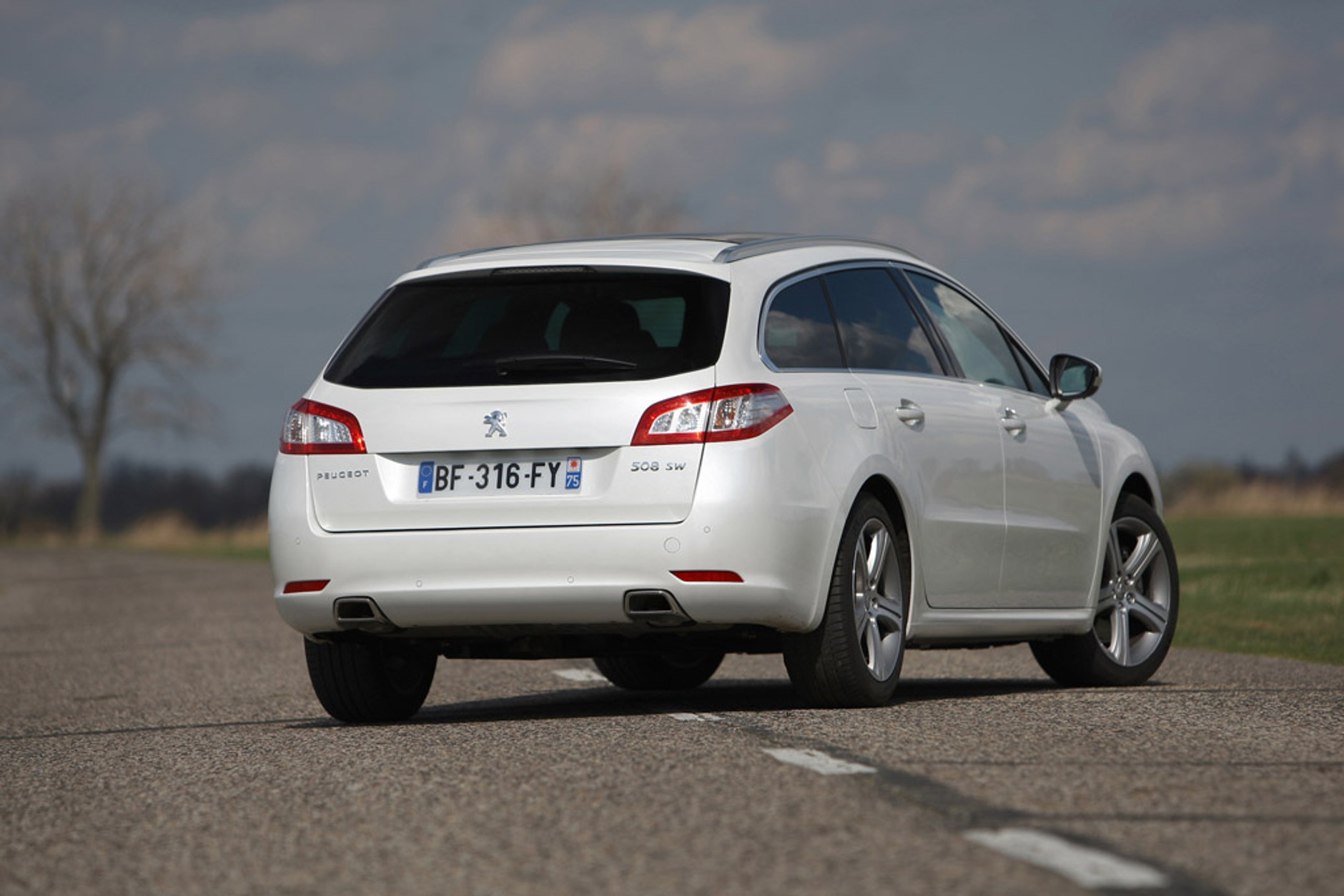 Peugeot 508 SW GT: czy kombi może być fajne
