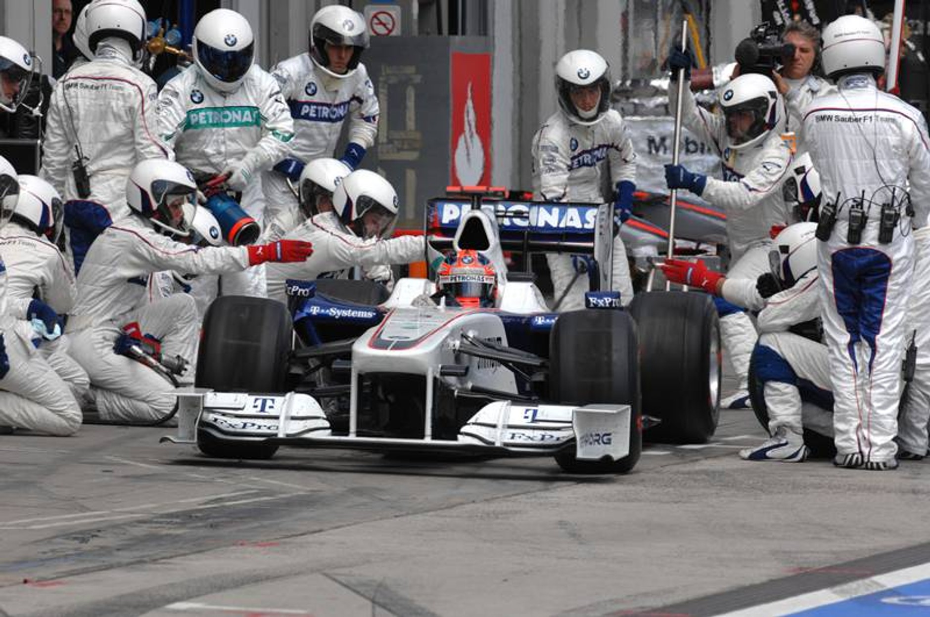 Grand Prix Niemiec 2009: rozpędzony Red Bull Racing dogania Brawn GP (fotogaleria)