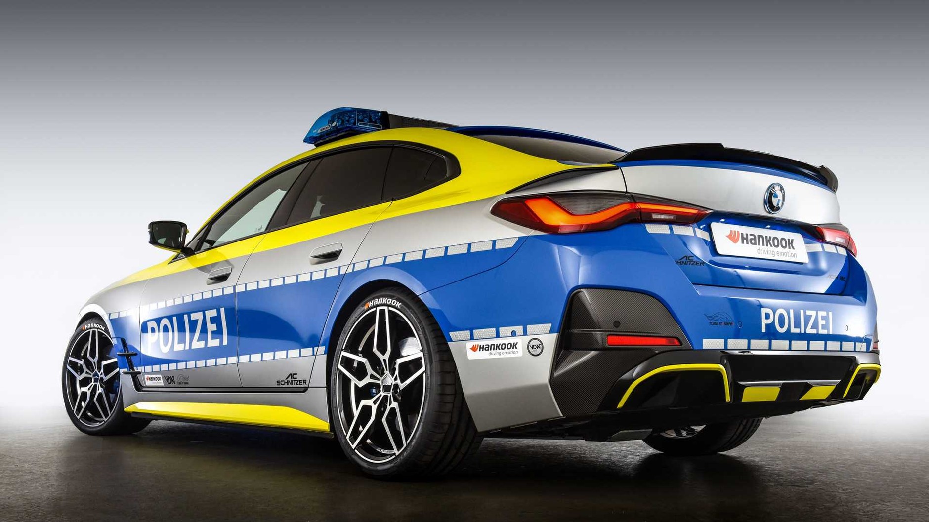Koncepcyjny radiowóz BMW i4 AC Schnitzer
