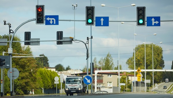 Kierowcy wiedzą, a i tak wpadają. Tu tysiące mandatów wystawiają się same