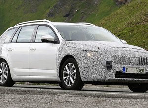 Nowa Skoda Octavia IV wyprzedzi Volkswagena Golfa VIII