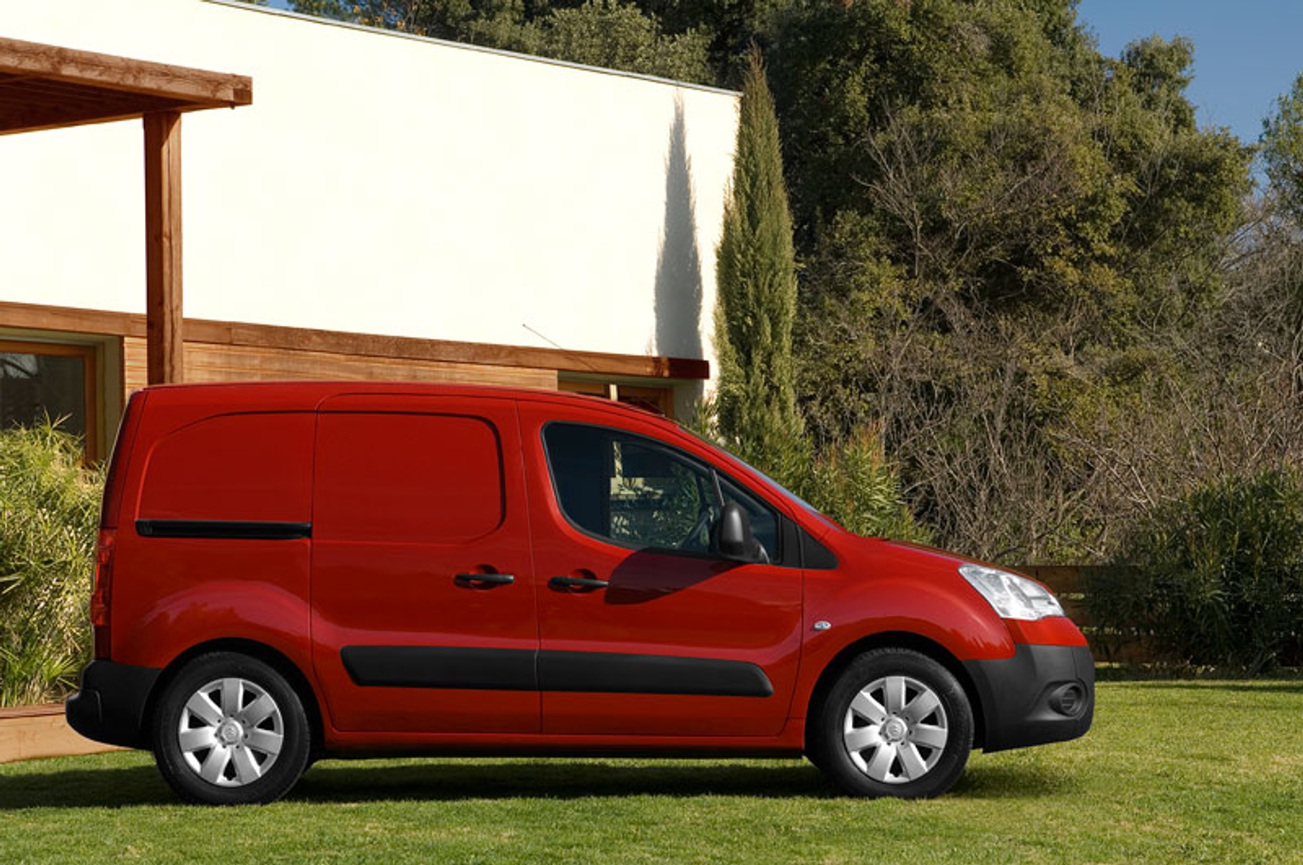 Peugeot Partner i Citroën Berlingo otrzymają nowy silnik 1,6 VTi (Euro 5)