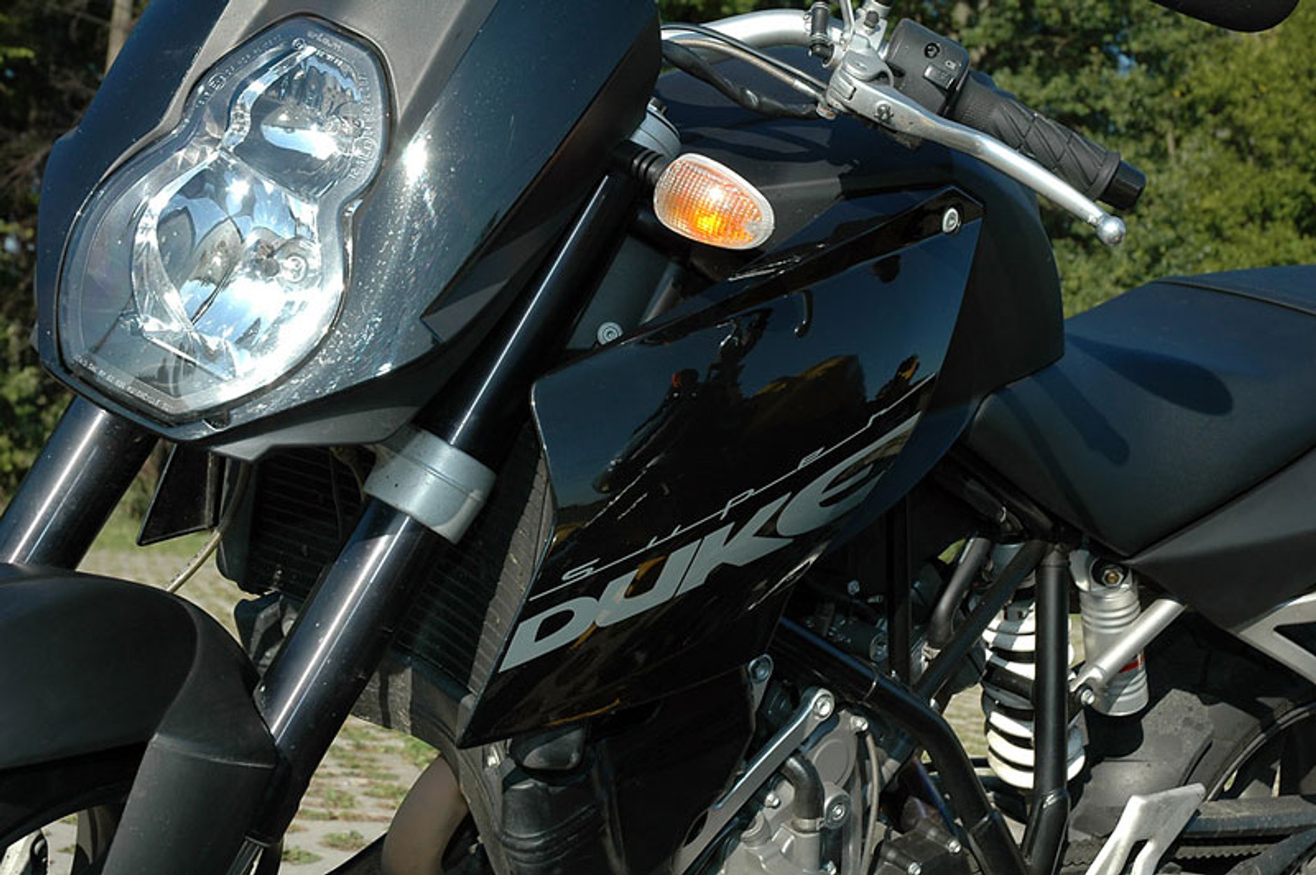 KTM 990 SuperDuke vs. Yamaha FZ1 (test porównawczy)