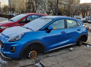 Statystyki są porażające. W 2021 r. o 59 proc. więcej kradzieży części samochodowych