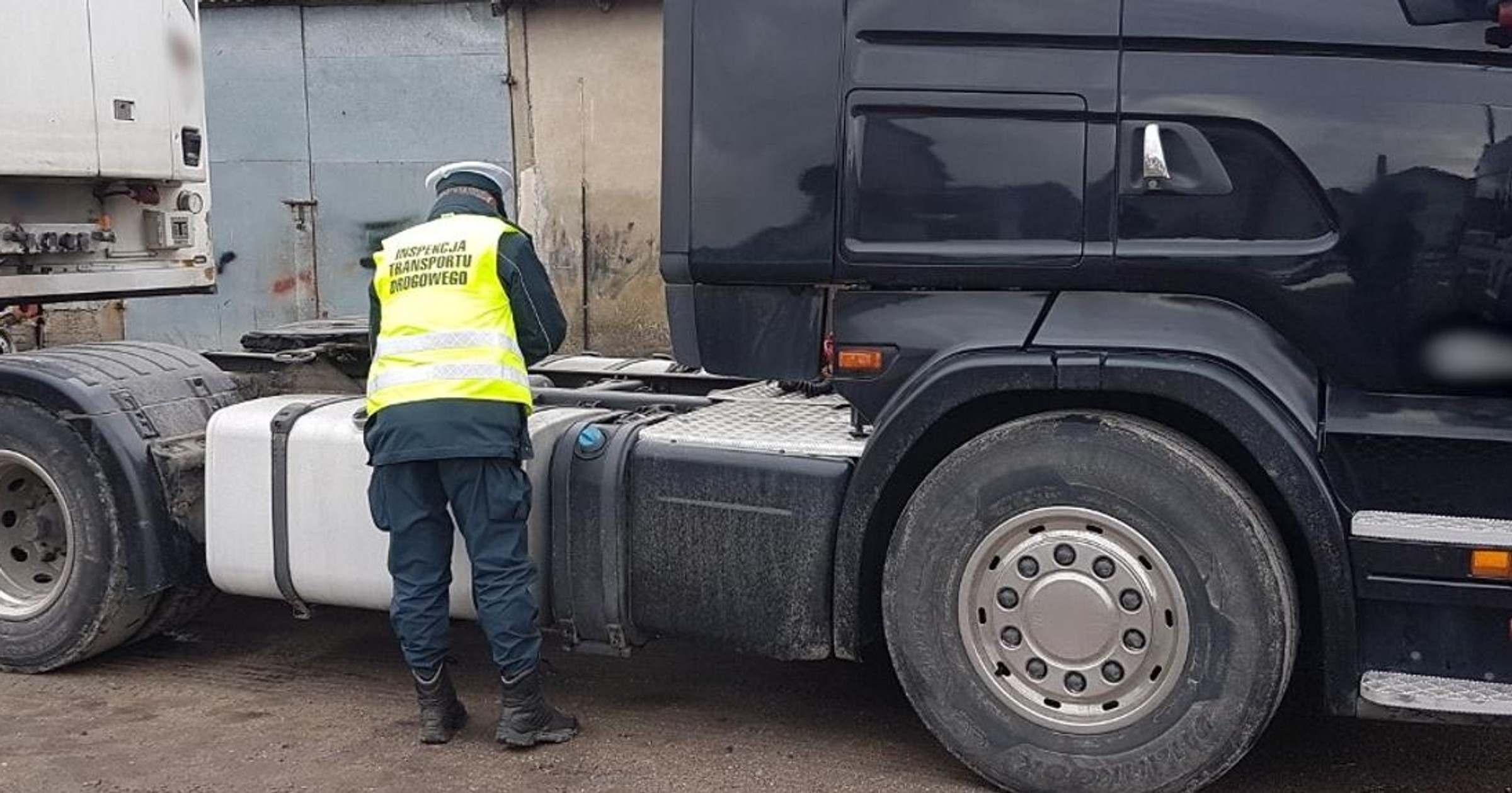 TIR magnes