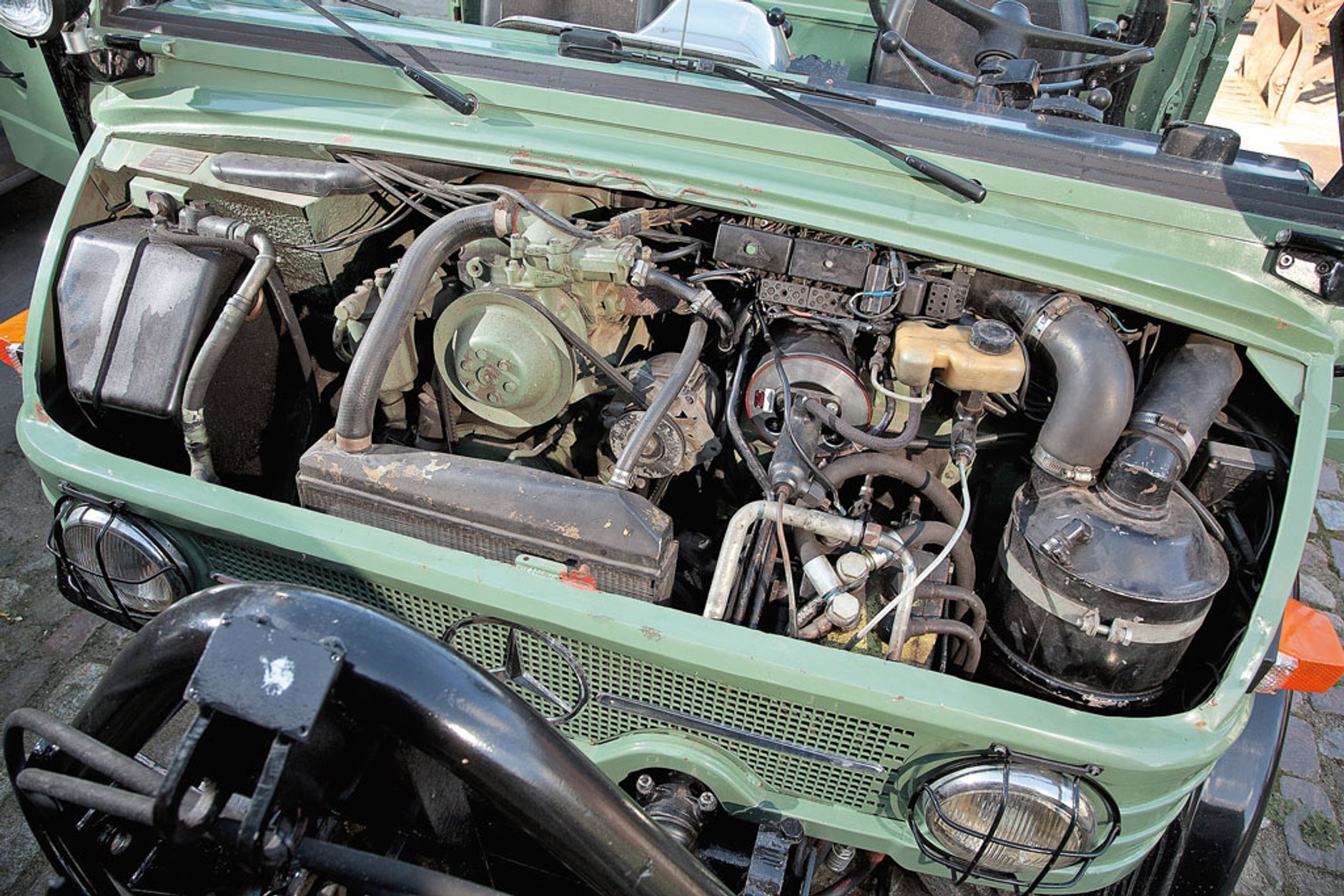 Mercedes Unimog 406 - gdzie diabeł nie może, tam...