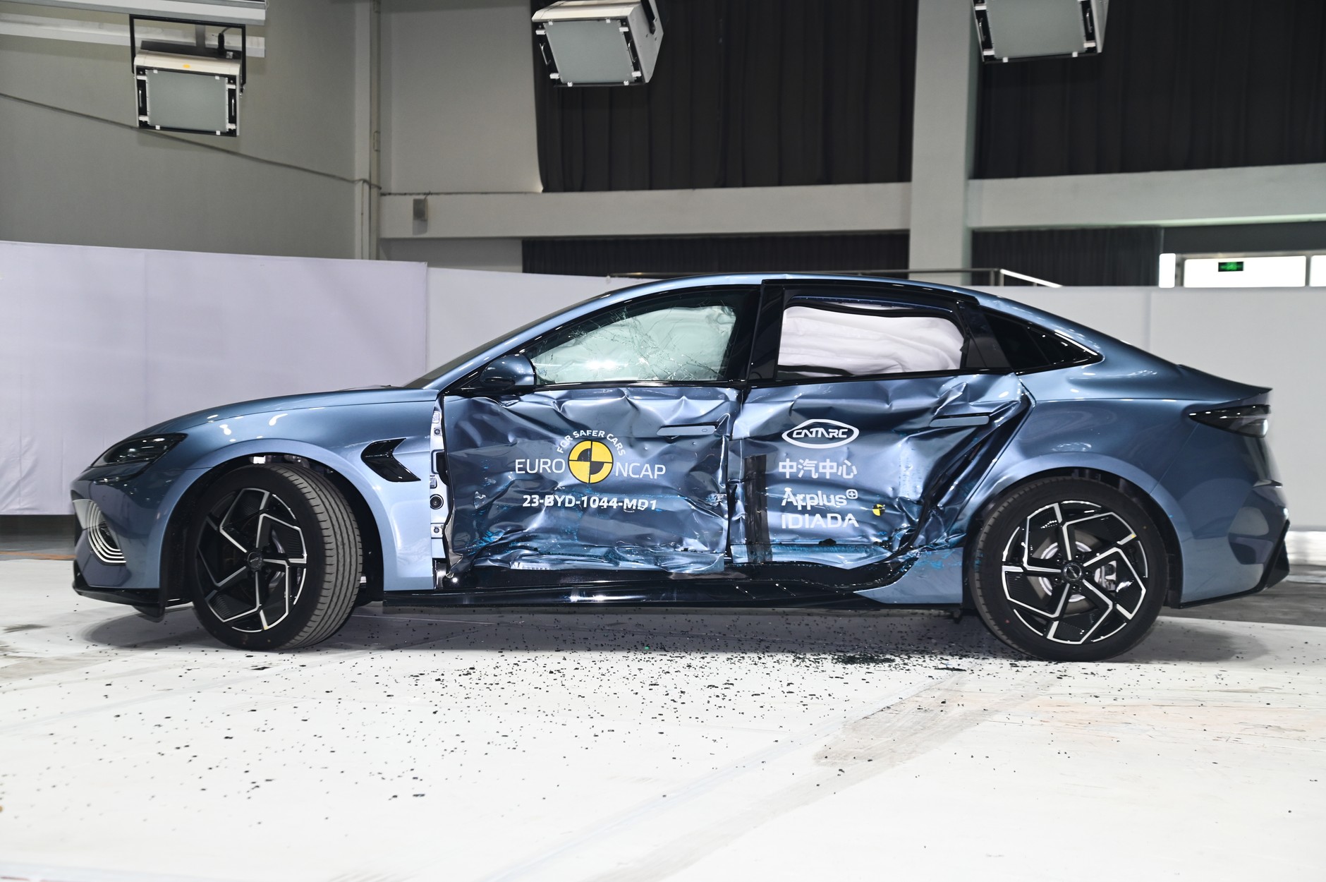 BYD Seal po uderzeniu bocznym w teście Euro NCAP