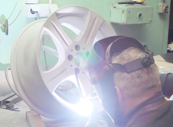 Renowacja felg aluminiowych - zakazują napraw