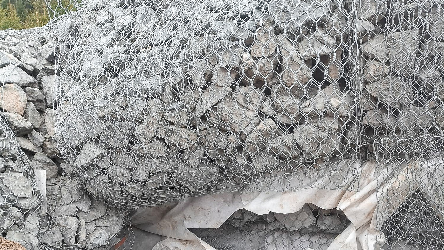 Uszkodzenia na budowie S1