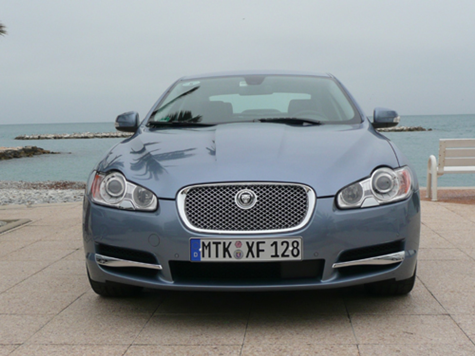 Jaguar XF 4.2 V8 Supercharged - Wybuchowa Mieszanka