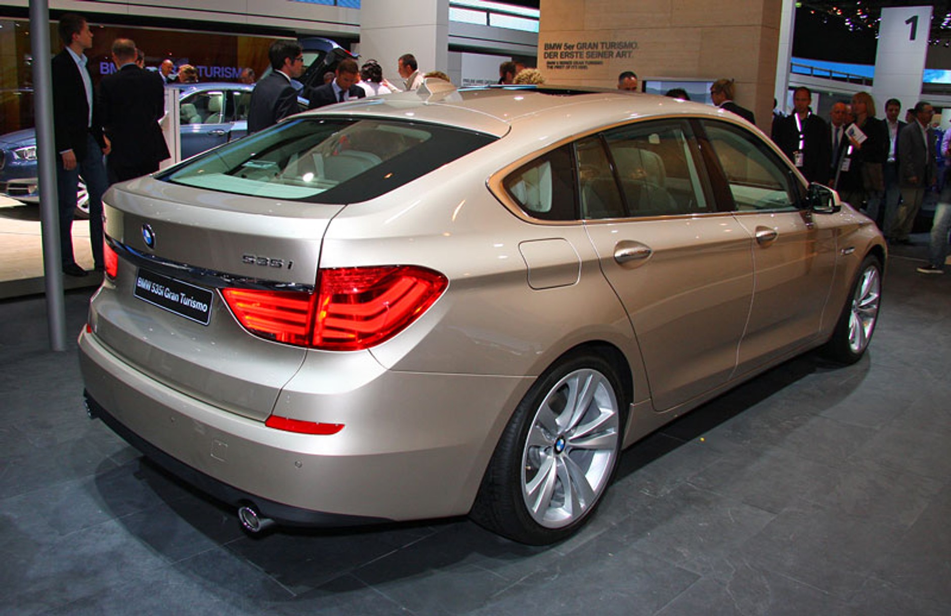 IAA Frankfurt 2009: 81 premier światowych, 753 wystawców z 30 krajów (fotogaleria I.)