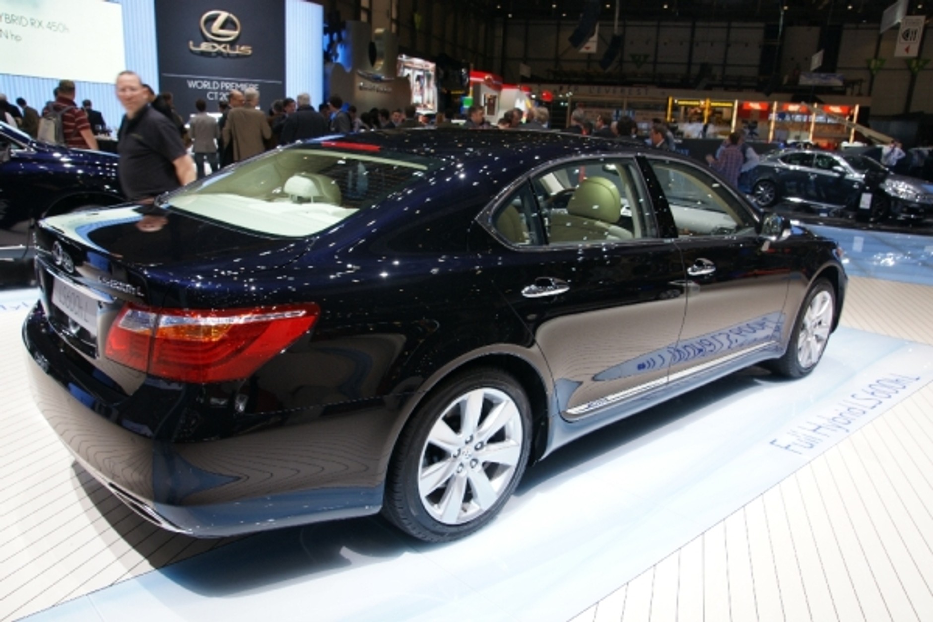 Genewa 2010: 128 premier światowych i 32 europejskie (Galeria)