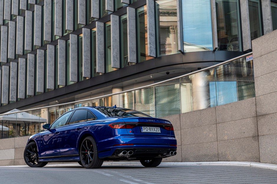 Audi S8 (2022, D5)