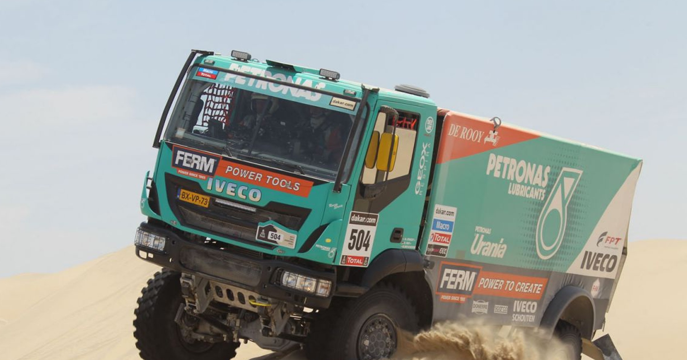 Dakar 2013: na półmetku odpadło 137 pojazdów