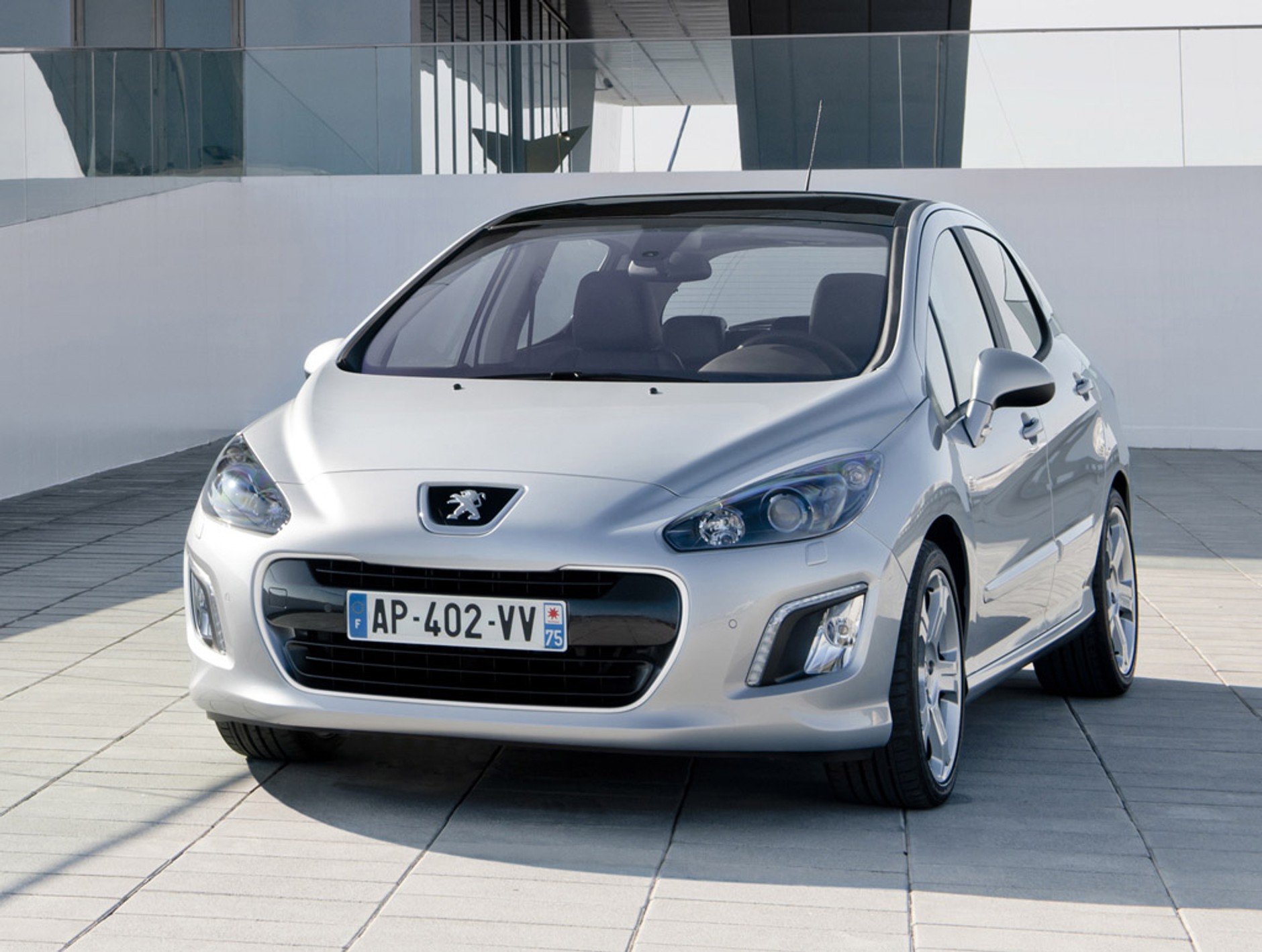 Peugeot 308 e-hdi Active: mocniejszy i oszczędniejszy