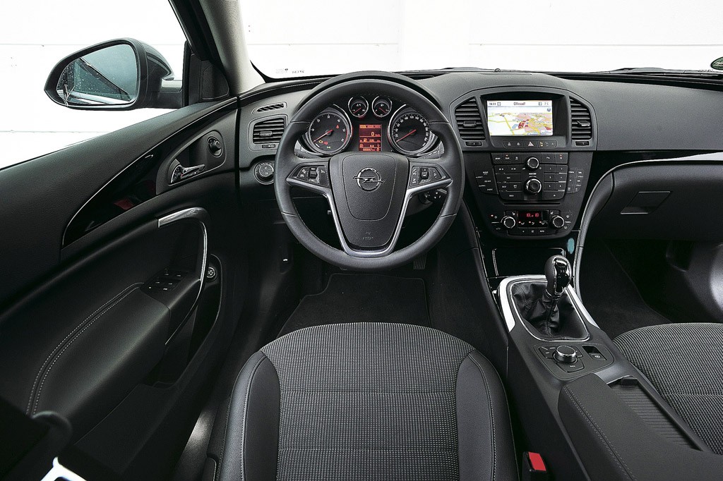 Mazda 6 kontra Hyundai i40, Renault Laguna, Opel Insignia i Ford Mondeo: porównanie pięciu kombi klasy średniej