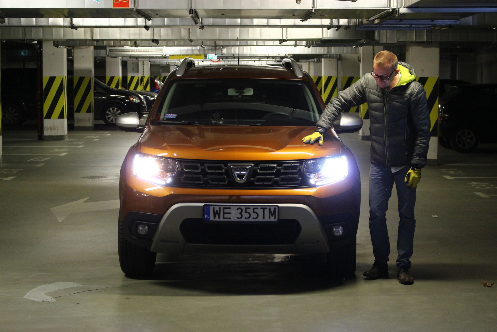 Przykład aplikacji retrofitów LED (H4) w Dacii Duster