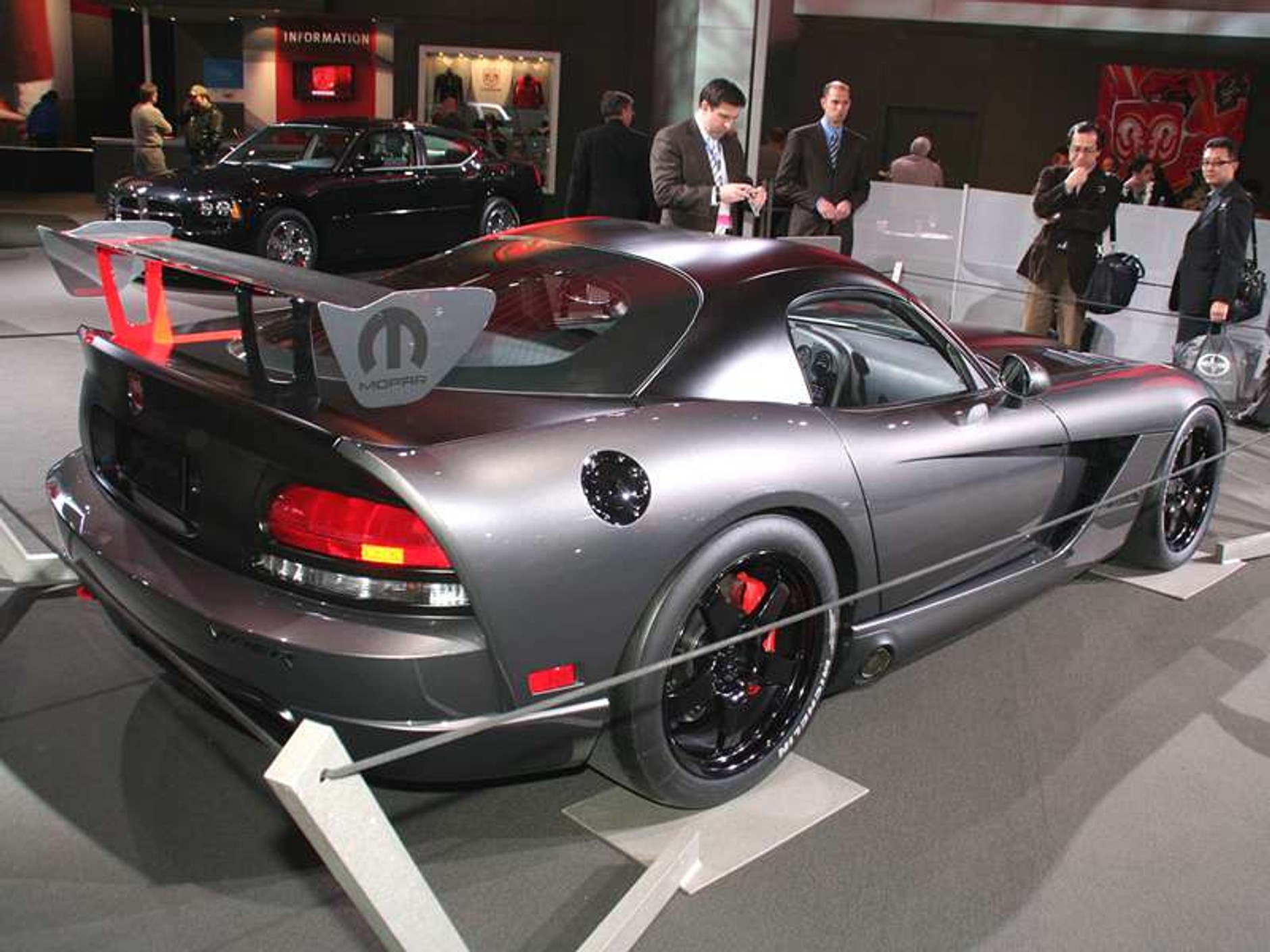 Mopar Dodge Viper SRT-10: podrasowana żmija