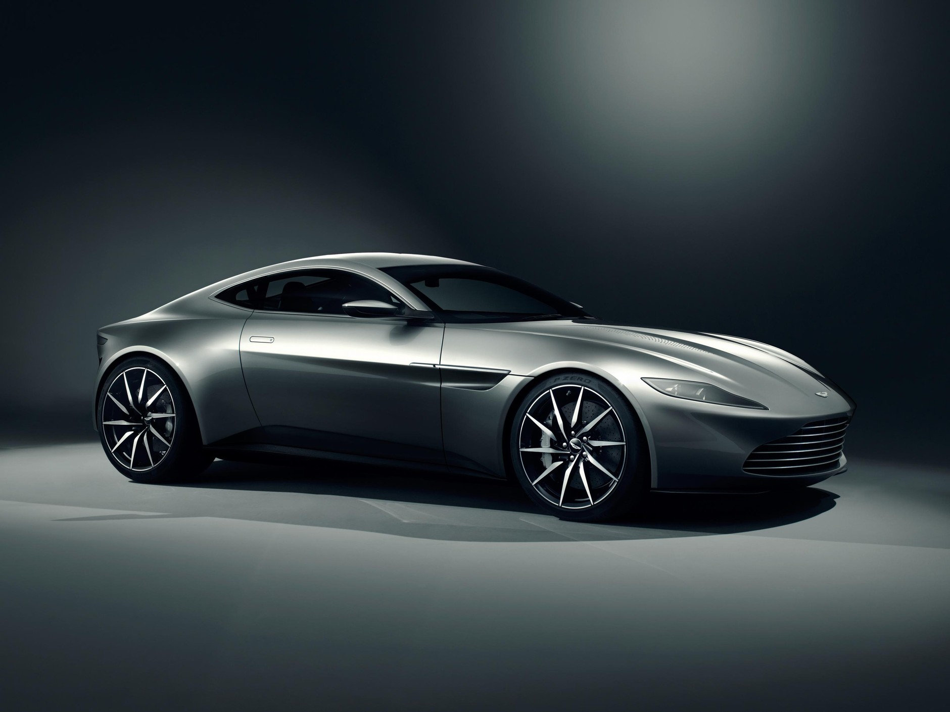 Aston Martin i James Bond