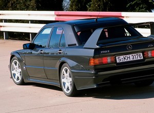 Mercedes 190 E 2.5-16 Evolution II - najmocniejszy Baby-Benz ma już 30 lat