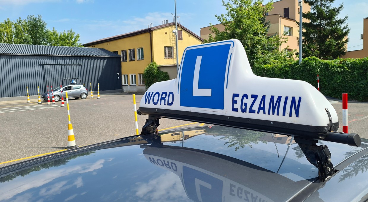 Prezydent podpisał nowelę Prawa o ruchu drogowym. Ile będę kosztować egzaminy na prawo jazdy?