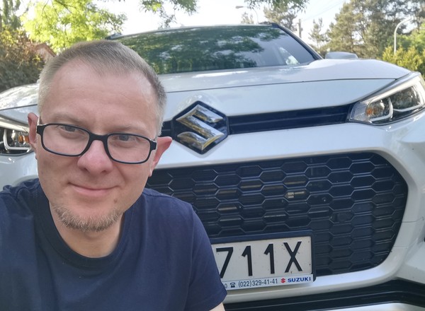 Testowałem Toyotę RAV4 przebraną za Suzuki. Czy warto kupić Suzuki Across?