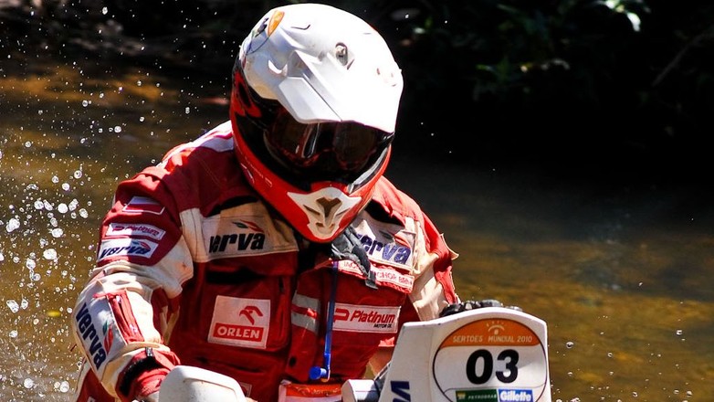 Rally Dos Sertoes 2010: Sonik wciąż liderem, Przygoński miał spotkanie ze strusiem (7. etap)