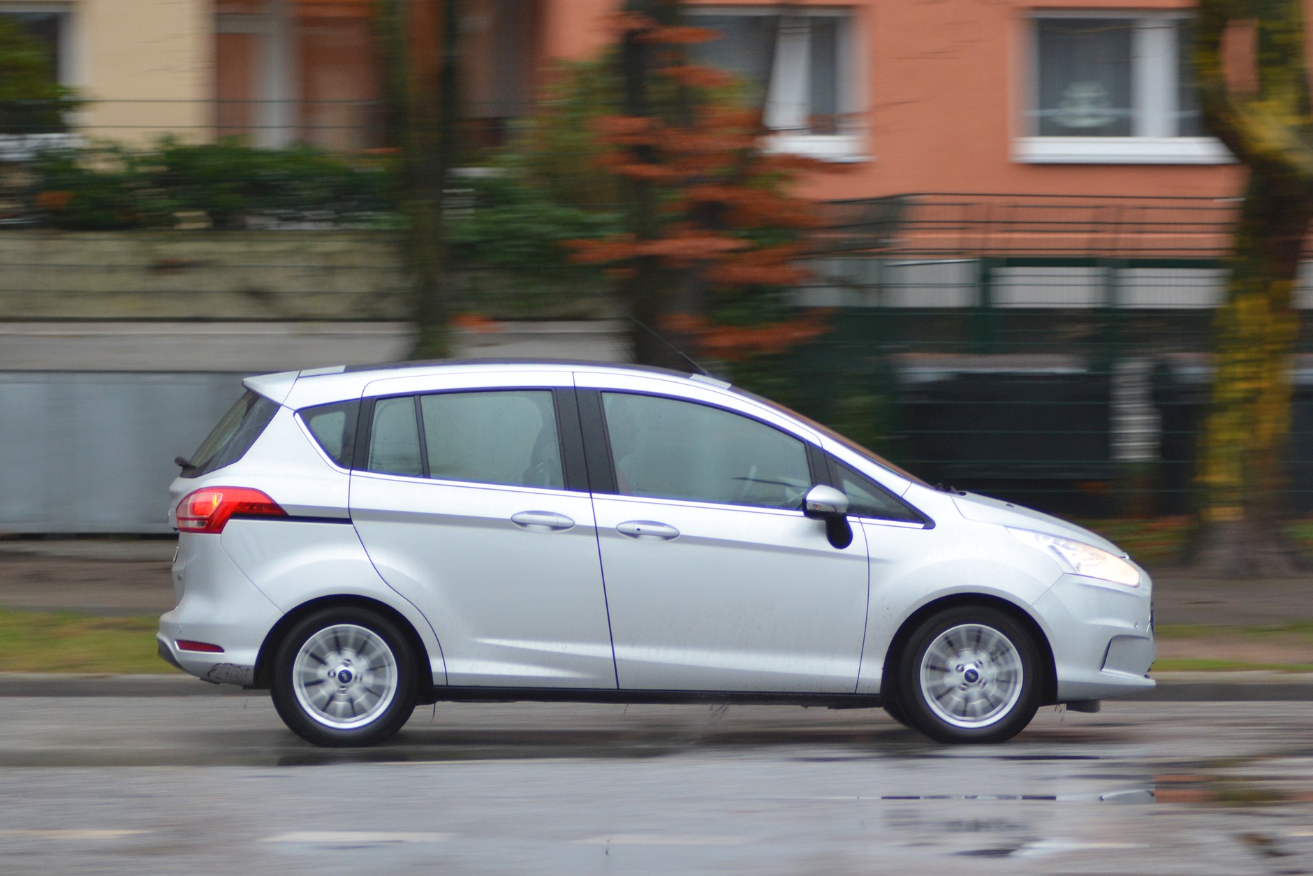 Porownanie Ford B-Max kontra Nissan Note