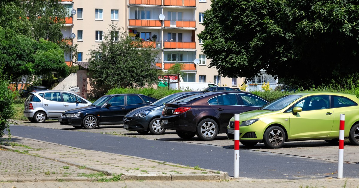 Parkowanie na osiedlach. Zasady różnią się w zależności od znaków (zdjęcie ilustracyjne)