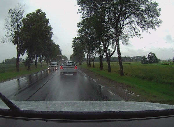 Nie używaj tych świateł podczas jazdy we mgle lub w deszczu