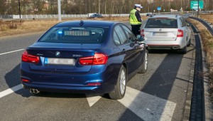 Tak się traci prawo jazdy za punkty. Wyjaśniamy, co się dzieje, gdy nie przyjmiesz mandatu