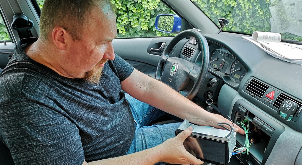 Pioneer SPH-EVO62DAB – Android Auto i CarPlay dla każdego