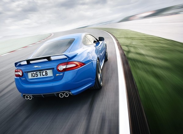 Jaguar XKR-S – żaden kot nie biegnie szybciej niż ten