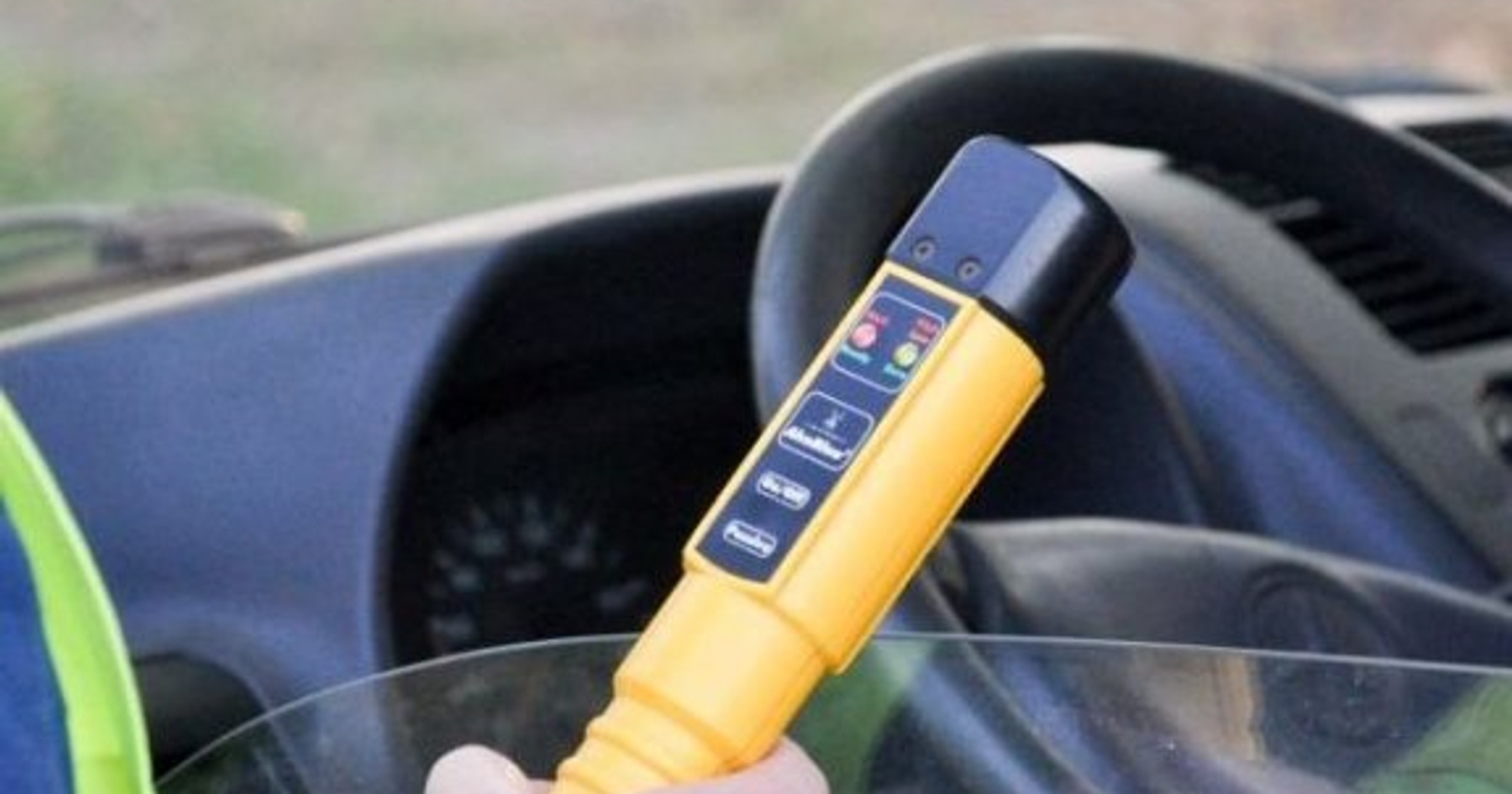 Obraz pochodzący z serwisu https://zamosc.policja.gov.pl/lza/informacje/aktualnosci/146493,Kolizja-dwoch-pojazdow-Jedna-z-uczestniczek-zdarzenia-byla-pijana.html